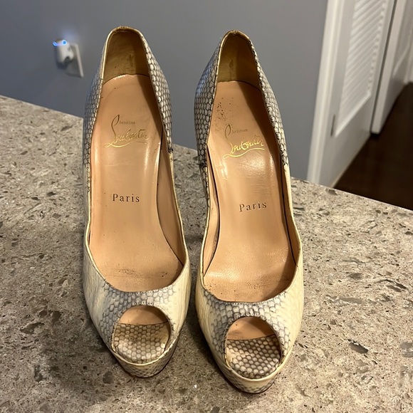 100% authentic Christian louboutin cream snake print peep toe